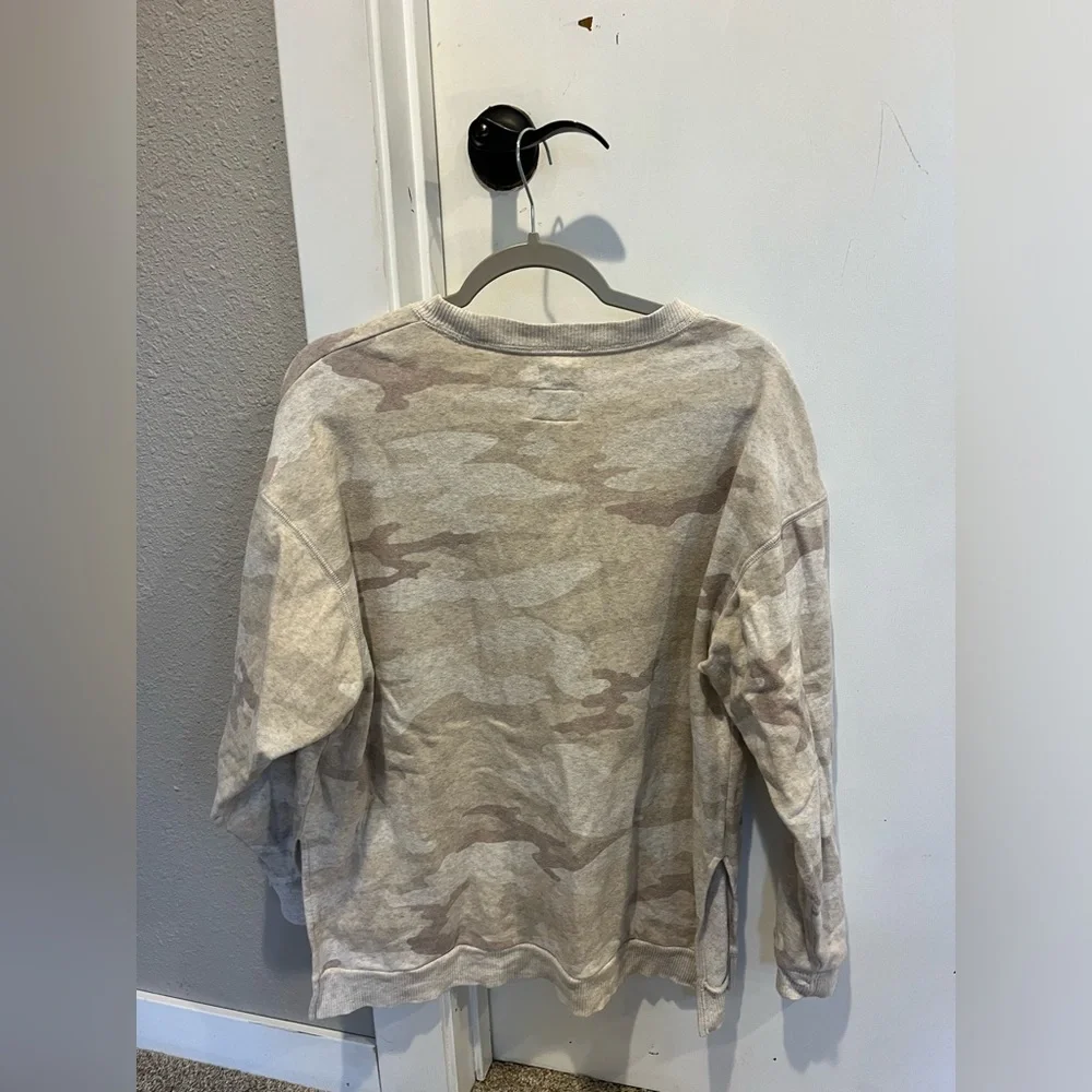 Crew - Picture 2 of 2